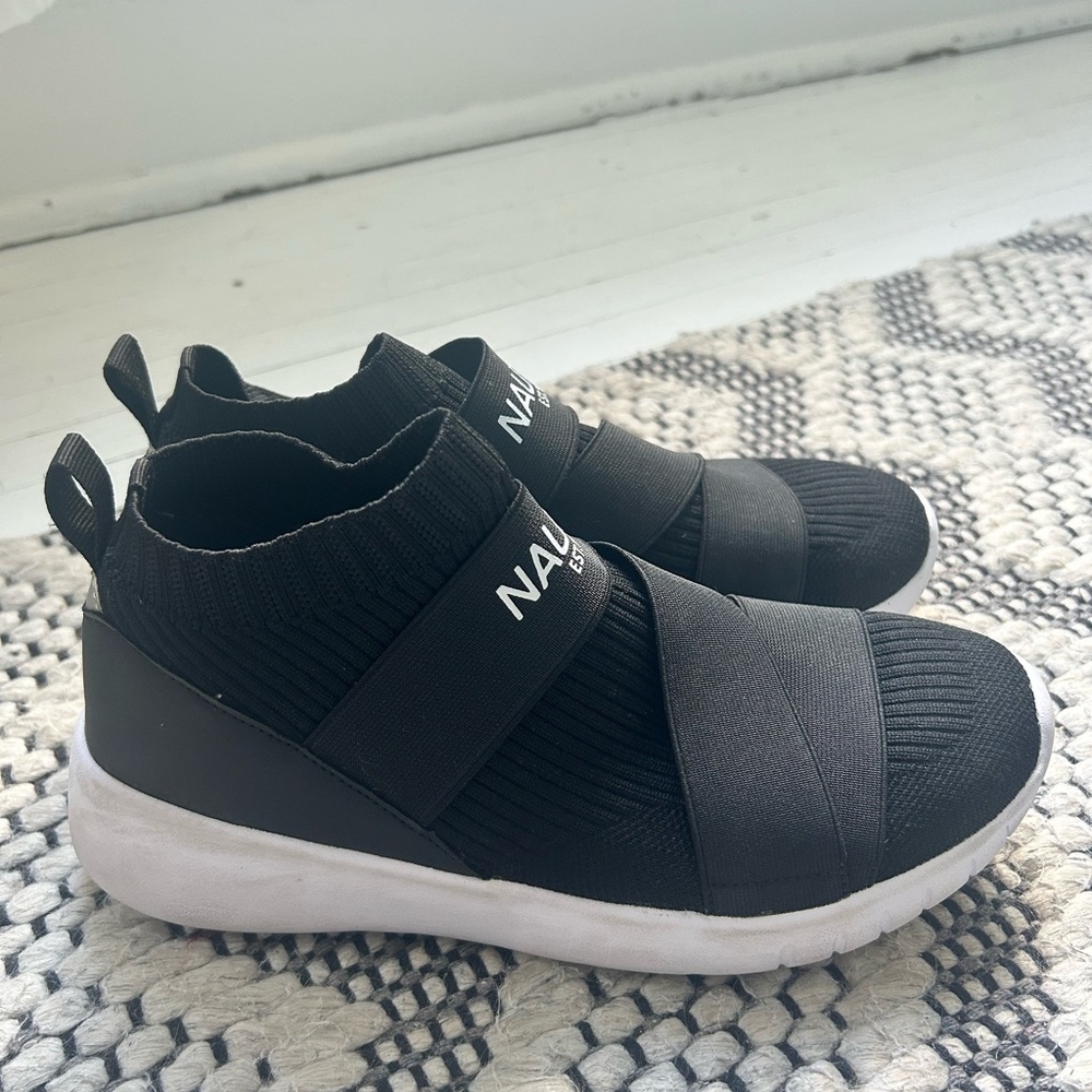 Nautica lightweight sneakers